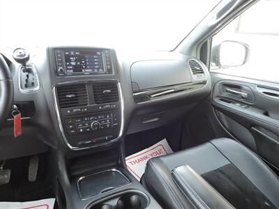 2014 Dodge Grand Caravan SXT 30th Anniversary - Photo 15 - Lexington, NE 68850