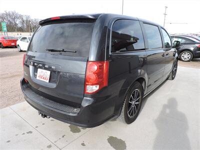 2014 Dodge Grand Caravan SXT 30th Anniversary - Photo 5 - Lexington, NE 68850