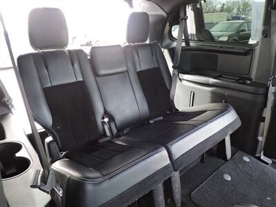 2014 Dodge Grand Caravan SXT 30th Anniversary - Photo 12 - Lexington, NE 68850
