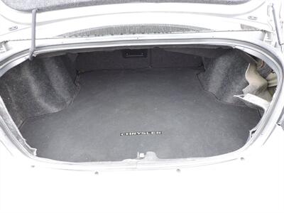 2013 Chrysler 200 Touring   - Photo 12 - Lexington, NE 68850