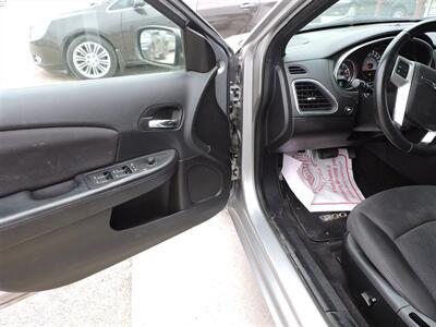 2013 Chrysler 200 Touring   - Photo 15 - Lexington, NE 68850