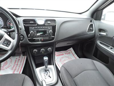 2013 Chrysler 200 Touring   - Photo 14 - Lexington, NE 68850