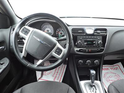 2013 Chrysler 200 Touring   - Photo 13 - Lexington, NE 68850