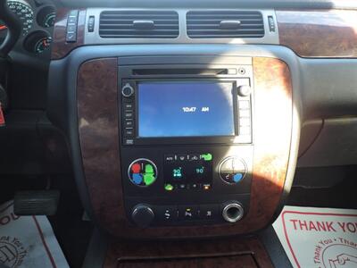 2011 Chevrolet Suburban LTZ   - Photo 19 - Lexington, NE 68850