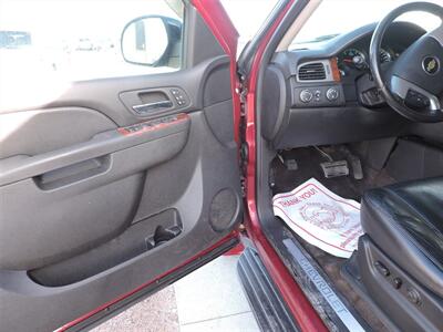 2011 Chevrolet Suburban LTZ   - Photo 17 - Lexington, NE 68850