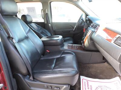 2011 Chevrolet Suburban LTZ   - Photo 10 - Lexington, NE 68850