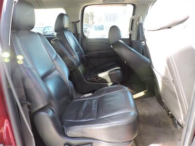 2011 Chevrolet Suburban LTZ   - Photo 11 - Lexington, NE 68850