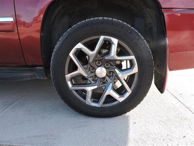 2011 Chevrolet Suburban LTZ   - Photo 8 - Lexington, NE 68850