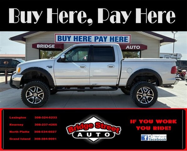 2002 Ford F-150 Lariat   - Photo 1 - Lexington, NE 68850