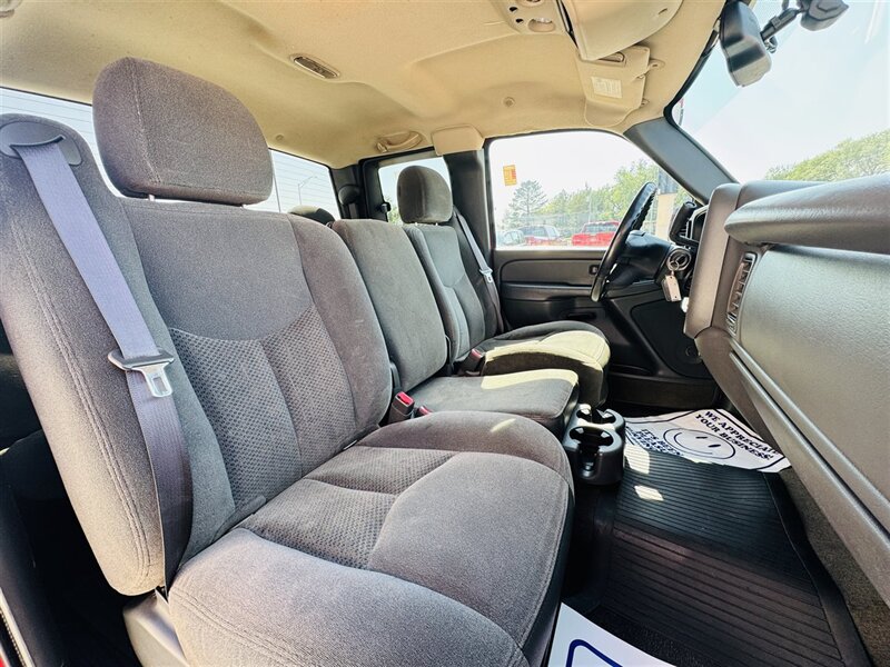 2004 Chevrolet Silverado 1500 Work Truck - Photo 10 - Lexington, NE 68850