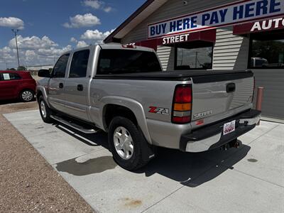 2005 GMC Sierra 1500 SLE - Photo 4 - Lexington, NE 68850