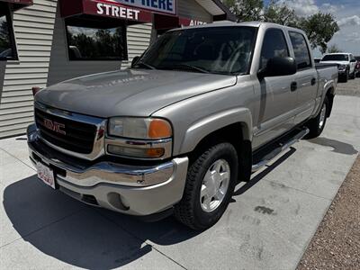 2005 GMC Sierra 1500 SLE - Photo 2 - Lexington, NE 68850