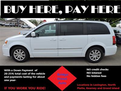 2016 Chrysler Town & Country Touring Van