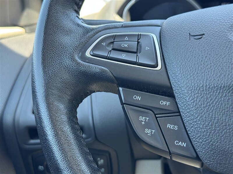 2015 Ford Focus SE - Photo 11 - Lexington, NE 68850
