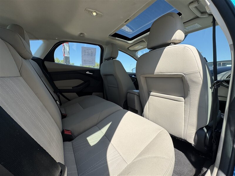 2015 Ford Focus SE - Photo 10 - Lexington, NE 68850