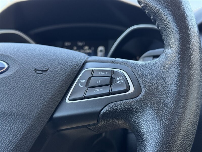 2015 Ford Focus SE - Photo 12 - Lexington, NE 68850