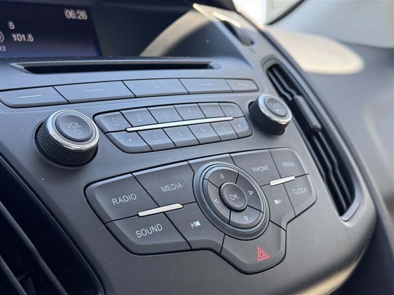 2015 Ford Focus SE - Photo 19 - Lexington, NE 68850