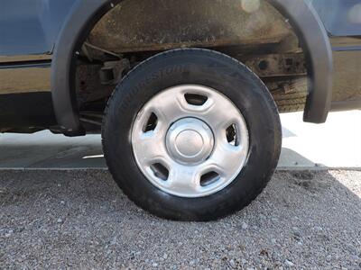 2005 Ford F-150 XL   - Photo 8 - Lexington, NE 68850