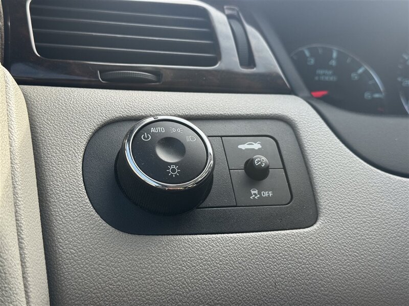 2014 Chevrolet Impala Limited LT Fleet - Photo 14 - North Platte, NE 69101
