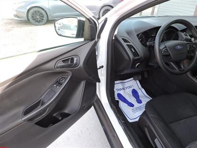 2017 Ford Focus S   - Photo 15 - Lexington, NE 68850