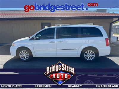 2015 Chrysler Town & Country Limited Platinum Van