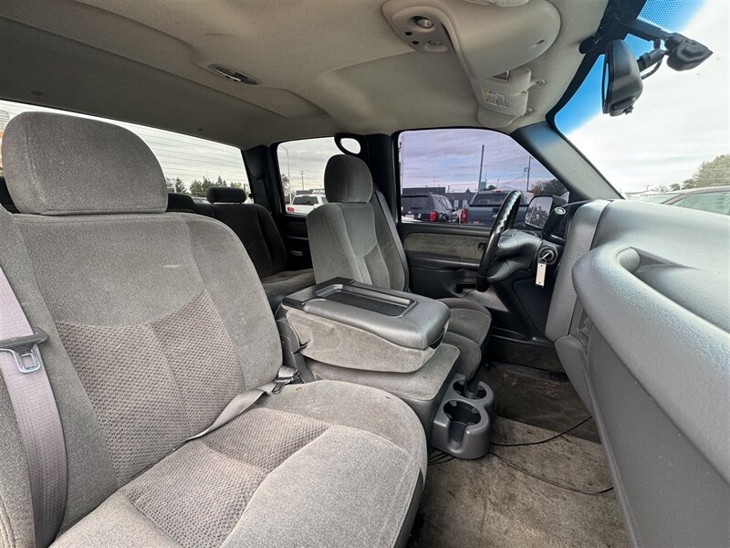 2003 Chevrolet Silverado 2500 - Photo 10 - North Platte, NE 69101