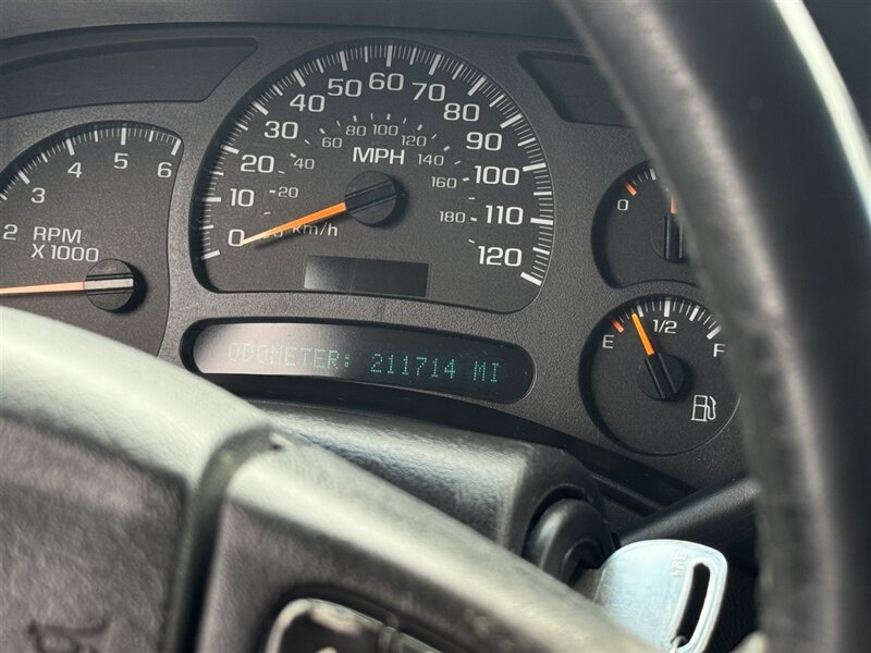 2003 Chevrolet Silverado 2500 - Photo 14 - North Platte, NE 69101