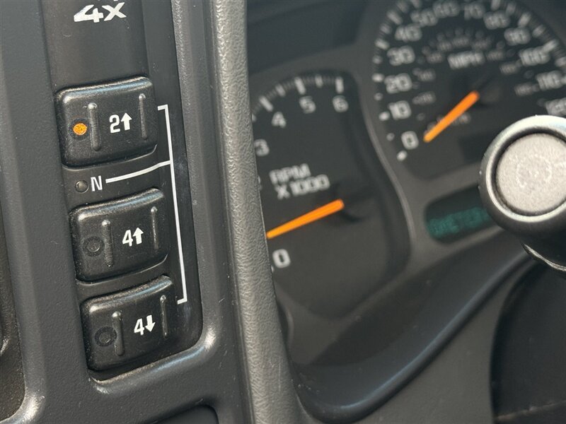 2003 Chevrolet Silverado 2500 - Photo 17 - North Platte, NE 69101