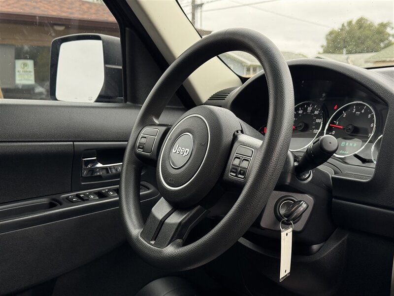 2012 Jeep Liberty Sport - Photo 3 - Kearney, NE 68847