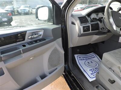 2010 Dodge Grand Caravan SXT   - Photo 17 - Grand Island, NE 68801