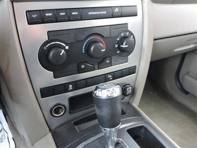 2006 Jeep Commander   - Photo 32 - Lexington, NE 68850