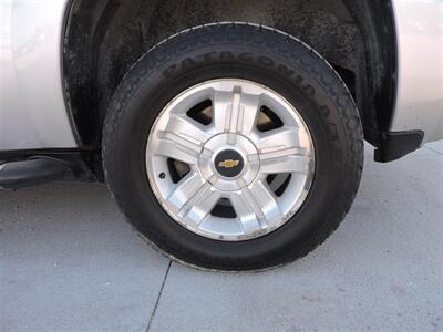 2010 Chevrolet Tahoe LT   - Photo 8 - Kearney, NE 68847