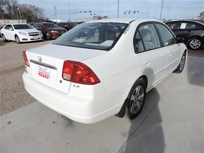 2002 Honda Civic LX - Photo 5 - Lexington, NE 68850