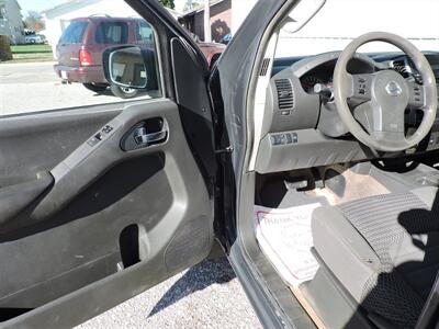 2012 Nissan Frontier SV V6   - Photo 13 - Kearney, NE 68847