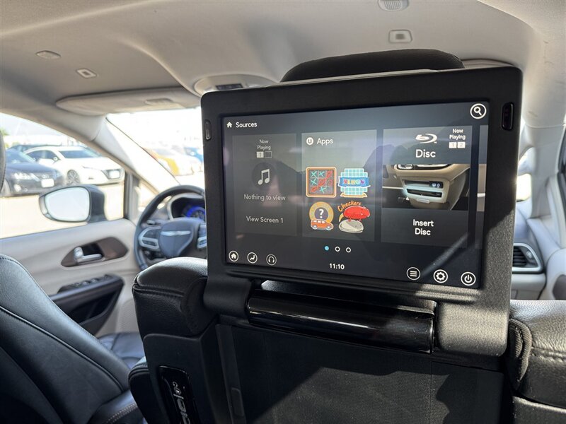 2018 Chrysler Pacifica Touring L Plus - Photo 12 - Lexington, NE 68850