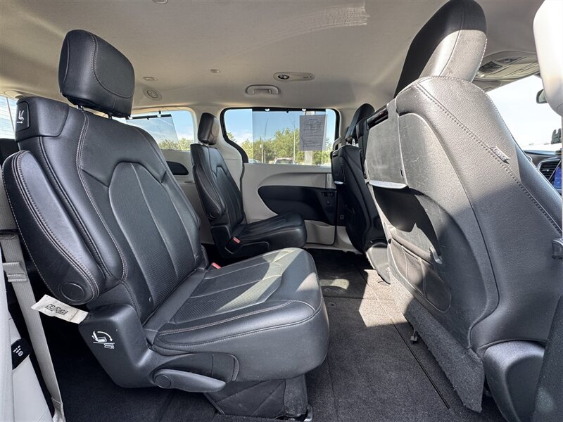2018 Chrysler Pacifica Touring L Plus - Photo 9 - Lexington, NE 68850