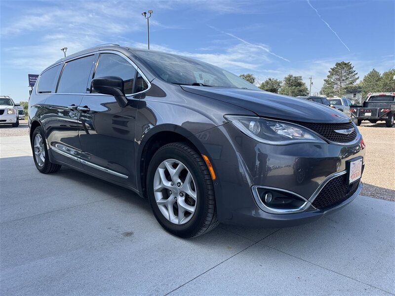 2018 Chrysler Pacifica Touring L Plus - Photo 2 - Lexington, NE 68850