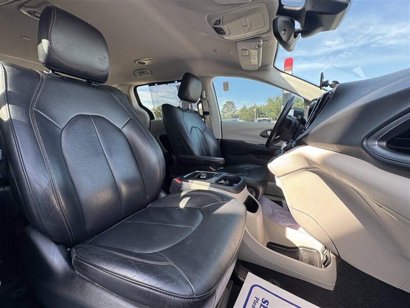 2018 Chrysler Pacifica Touring L Plus - Photo 13 - Lexington, NE 68850