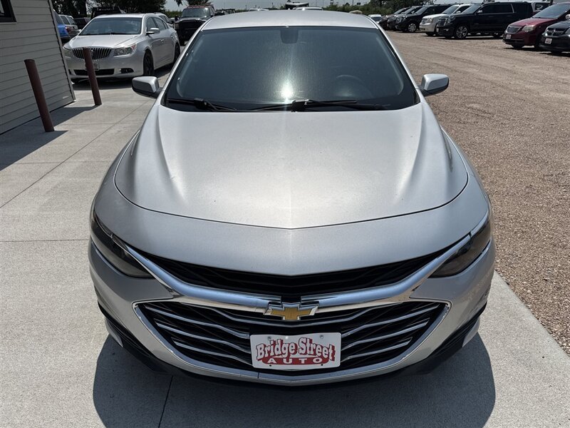 2020 Chevrolet Malibu LT - Photo 4 - Lexington, NE 68850