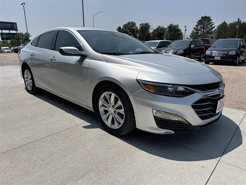2020 Chevrolet Malibu LT - Photo 2 - Lexington, NE 68850