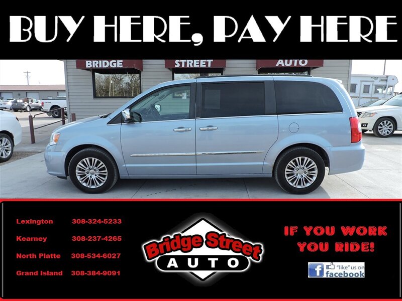 2013 Chrysler Town & Country Touring-L  
