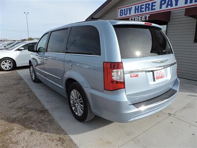 2013 Chrysler Town & Country Touring-L   - Photo 7 - Lexington, NE 68850