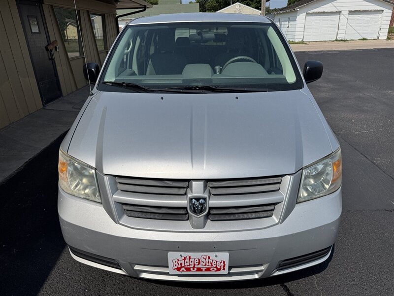 2010 Dodge Grand Caravan SE - Photo 4 - Kearney, NE 68847