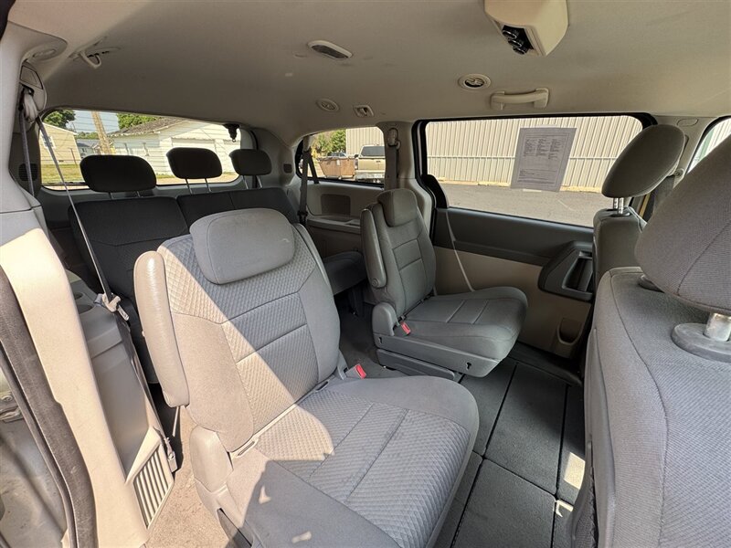 2010 Dodge Grand Caravan SE - Photo 10 - Kearney, NE 68847