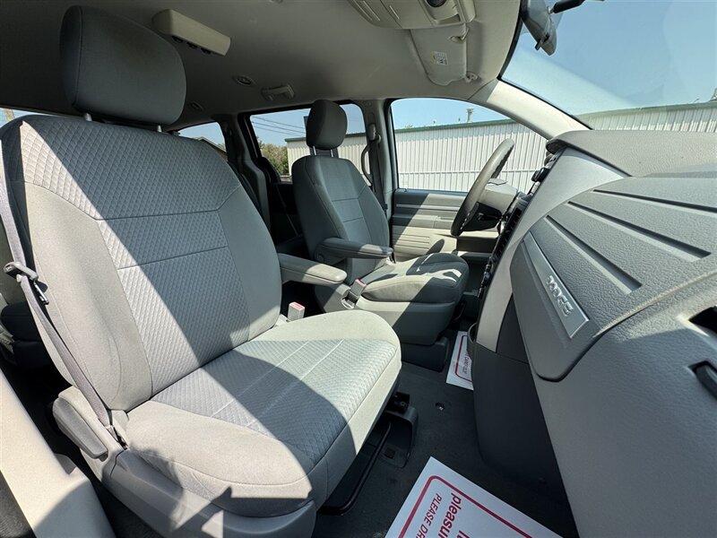 2010 Dodge Grand Caravan SE - Photo 9 - Kearney, NE 68847