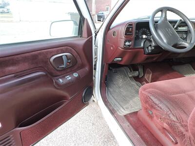 1996 Chevrolet C1500 Cheyenne   - Photo 12 - Kearney, NE 68847