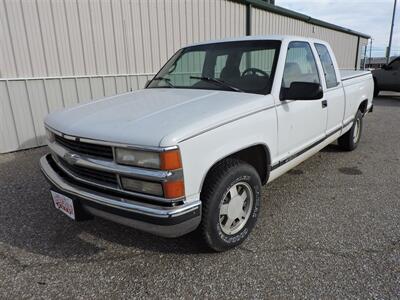 1996 Chevrolet C1500 Cheyenne   - Photo 2 - Kearney, NE 68847