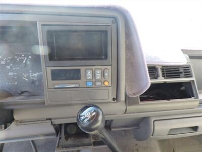 1993 Chevrolet C1500 Cheyenne   - Photo 14 - Grand Island, NE 68801