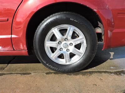 2008 Chrysler Town & Country Touring   - Photo 8 - Grand Island, NE 68801