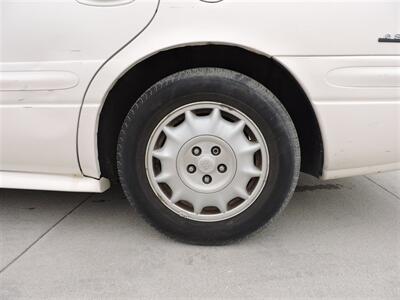 2001 Buick LeSabre Custom   - Photo 8 - Lexington, NE 68850